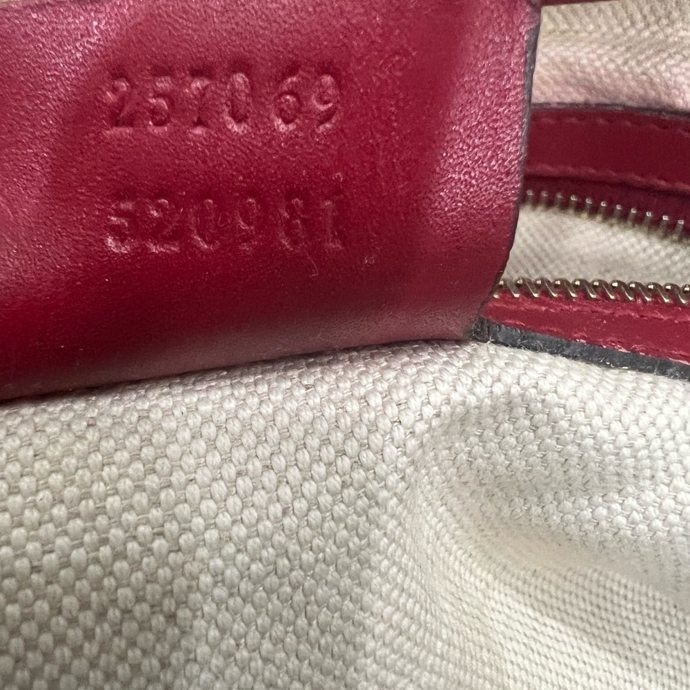 Gucci GG Canvas Lovely Shoulder Bag - Picture 12 of 16
